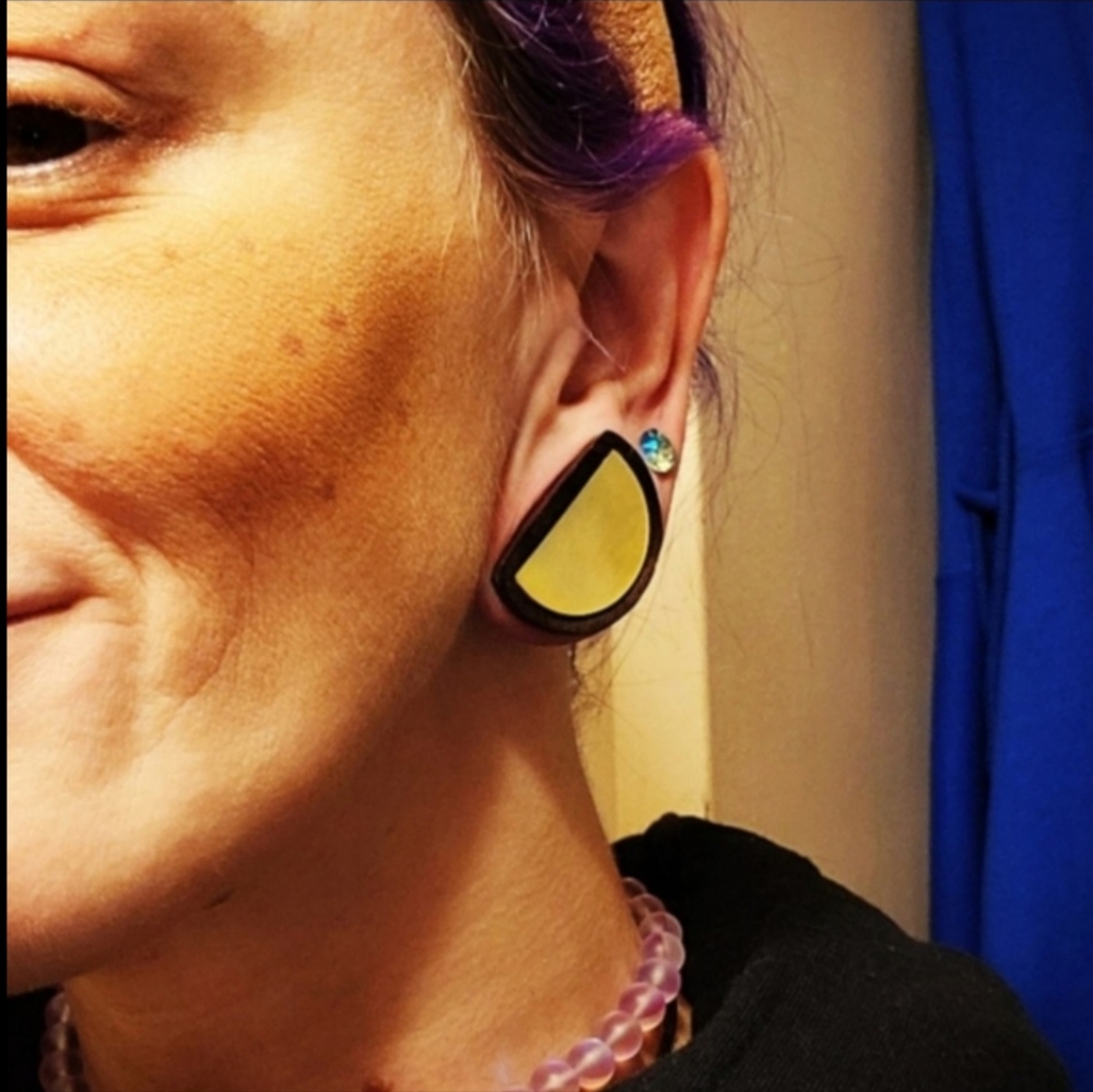 Half Moon Plugs Gauges 27mm Abalone and Wood